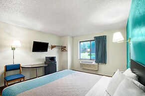 Motel 6 Montoursville, PA - Williamsport