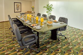 Hotel Estelar Miraflores