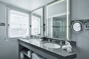 Maison Astor Paris, Curio Collection by Hilton