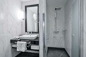 Maison Astor Paris, Curio Collection by Hilton