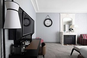 Maison Astor Paris, Curio Collection by Hilton