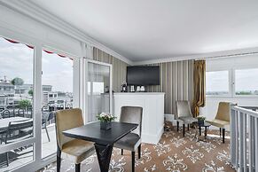 Maison Astor Paris, Curio Collection by Hilton