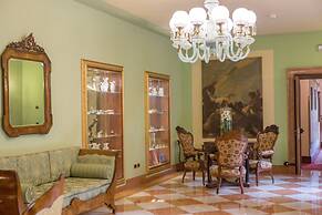 Due Torri Hotel