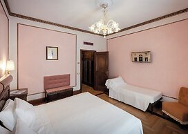 Due Torri Hotel