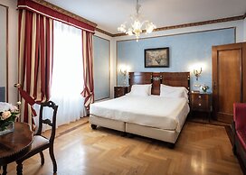 Due Torri Hotel