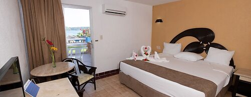 Qualton Club Ixtapa - All Inclusive