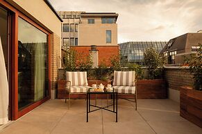 9Hotel Chelton
