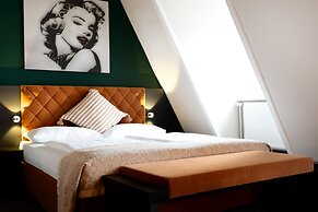 Villa Carlton - Adults Only