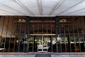 Charbonnier Motor Inn
