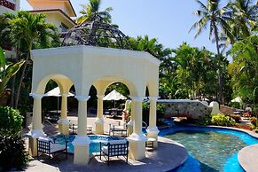 Grand Isla Navidad Golf & Spa Resort with Marina