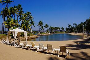 Grand Isla Navidad Golf & Spa Resort with Marina