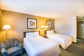 Ramada by Wyndham Thunder Bay Airlane Hotel