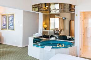 Ramada by Wyndham Thunder Bay Airlane Hotel