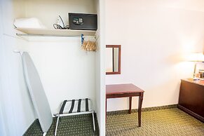 Ramada by Wyndham Thunder Bay Airlane Hotel