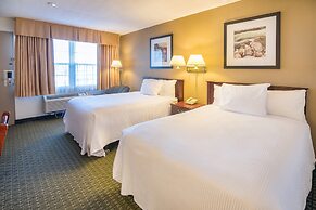 Ramada by Wyndham Thunder Bay Airlane Hotel
