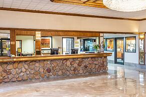 Ramada by Wyndham Thunder Bay Airlane Hotel