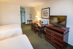 Ramada by Wyndham Thunder Bay Airlane Hotel