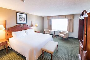 Ramada by Wyndham Thunder Bay Airlane Hotel