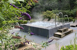 Alexander House And Utopia Spa