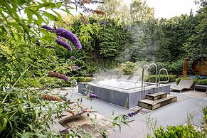 Alexander House And Utopia Spa
