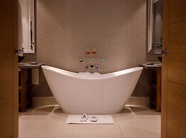 Alexander House And Utopia Spa