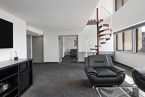 Ramada Plaza by Wyndham Regina Downtown