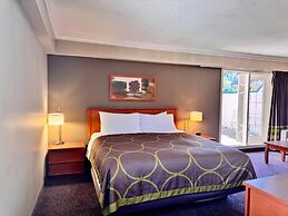 Super 8 by Wyndham Castlegar BC