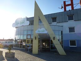 Life Hotel