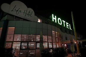 Life Hotel