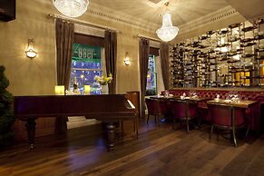 Harcourt Hotel