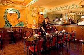 Harcourt Hotel