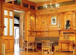 Harcourt Hotel