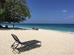 Allamanda Beach Hotel