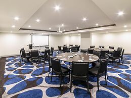 Pullman Cairns International