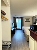 Divya Sutra Plaza and Conference Centre Calgary Airport