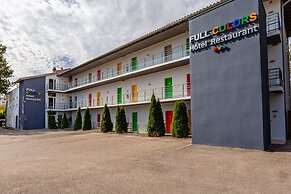 Hotel Full Colors