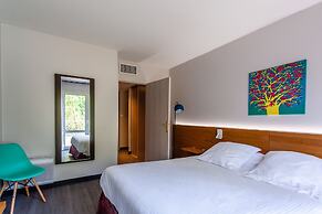 Hotel Full Colors