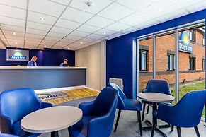 Days Inn by Wyndham Warwick North M40