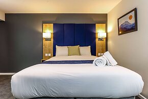 Days Inn by Wyndham Warwick North M40