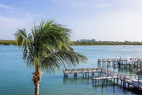 Hutchinson Island Hotel