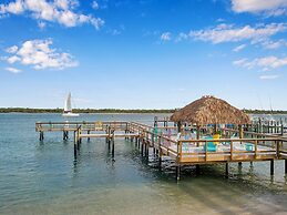 Hutchinson Island Hotel