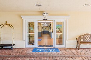 Hutchinson Island Hotel