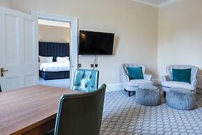 Avisford Park Hotel