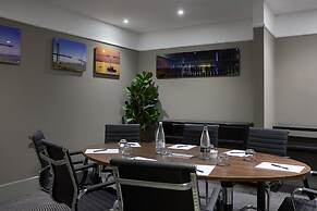 DoubleTree by Hilton Dartford Bridge