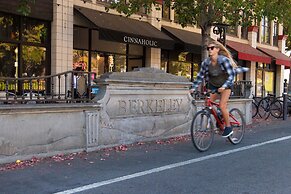 Hotel Shattuck Plaza