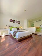 Seven Crown Express & Suites by Kavia