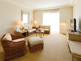 Okura Akademia Park Hotel
