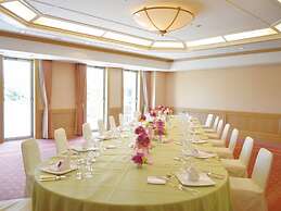 Okura Akademia Park Hotel