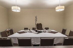 Four Points by Sheraton Edmonton South