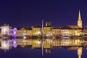 Waterford Marina Hotel